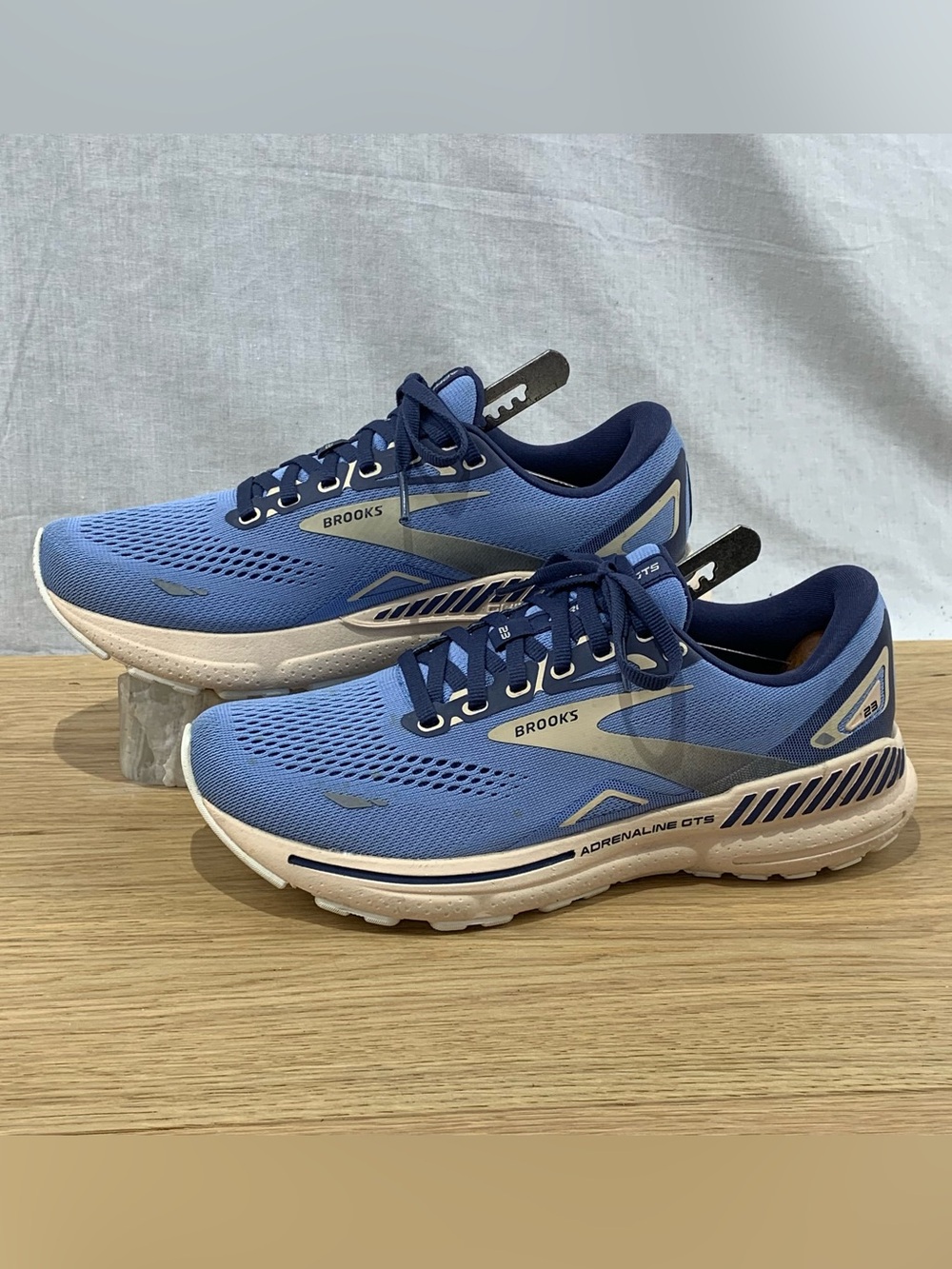 Brooks Adrenaline GTS 23 Women’s Size 8.5 B Blue Running Shoes (HOKA Insoles)